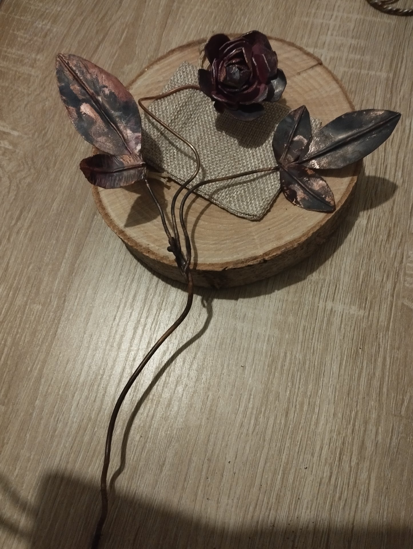 Sculpture rose en cuivre fabrication artisanale