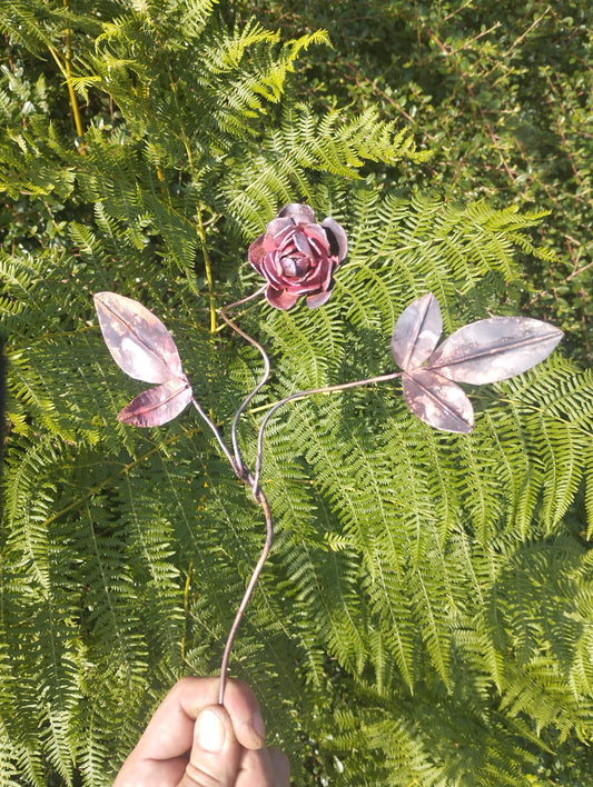 Sculpture rose en cuivre fabrication artisanale